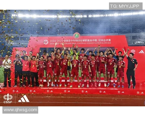 上海足球队转型之路揭秘：从选拔赛到职业联赛的蜕变与挑战